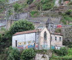 Abandoned church above the Douro